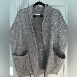 Short sleeve cozy sweater in heather grey